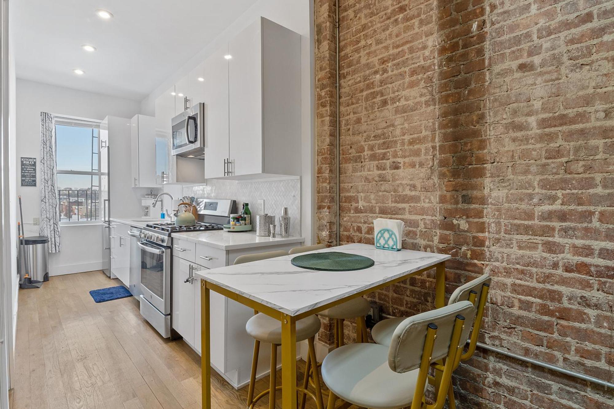 Chic Penthouse 15 Minutes From Nyc - Bus Stop At Doorstep Hoboken Exterior foto